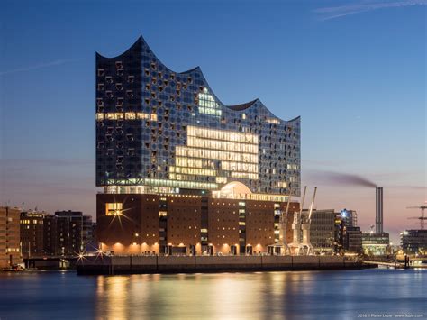 Elbphilharmonie-invigningen 2017; ett monument över Hamburgs musikälskande själ och en katalysator för kulturell renässans