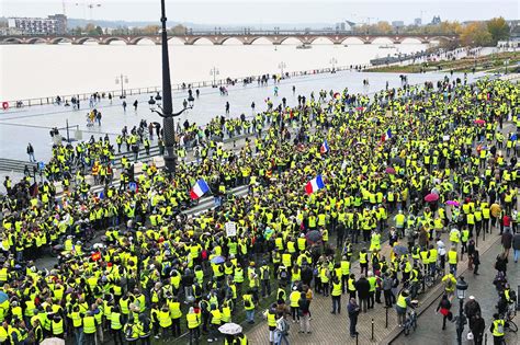 Den franska revolutionens återupplivande; 2018 års gula västar-protester som förändrade Frankrikes politiska landskap